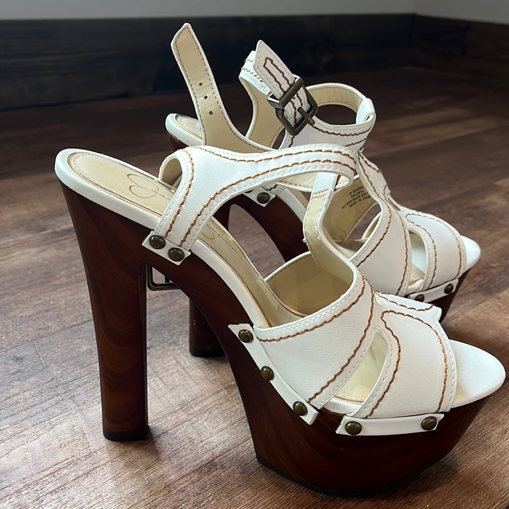 Jessica Simpson platforms